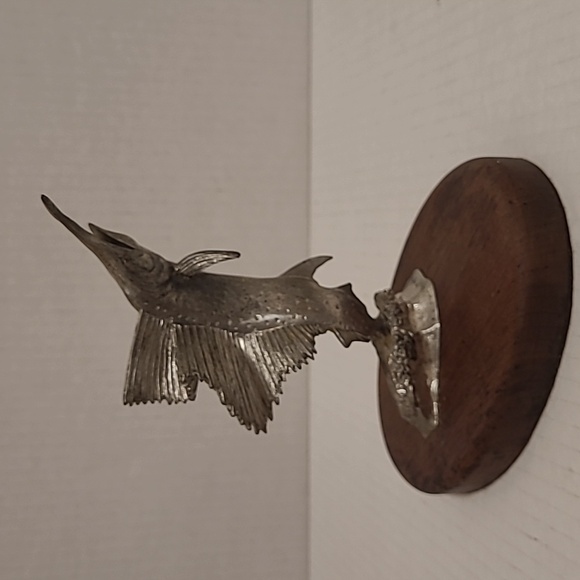 Vintage Signed Sailfish Figurine on Wood Base - Picture 4 of 16